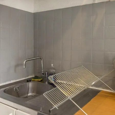Lescapade Hospitaliere *